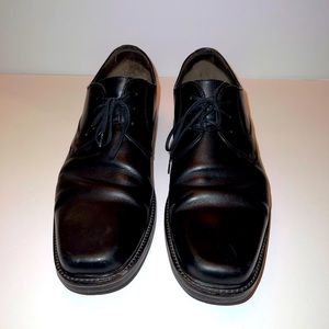 Men’s Johnston & Murphy dress shoes